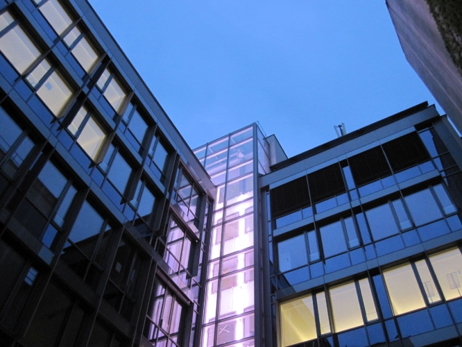 Bürogebäude Maria-Theresien-Str. 11